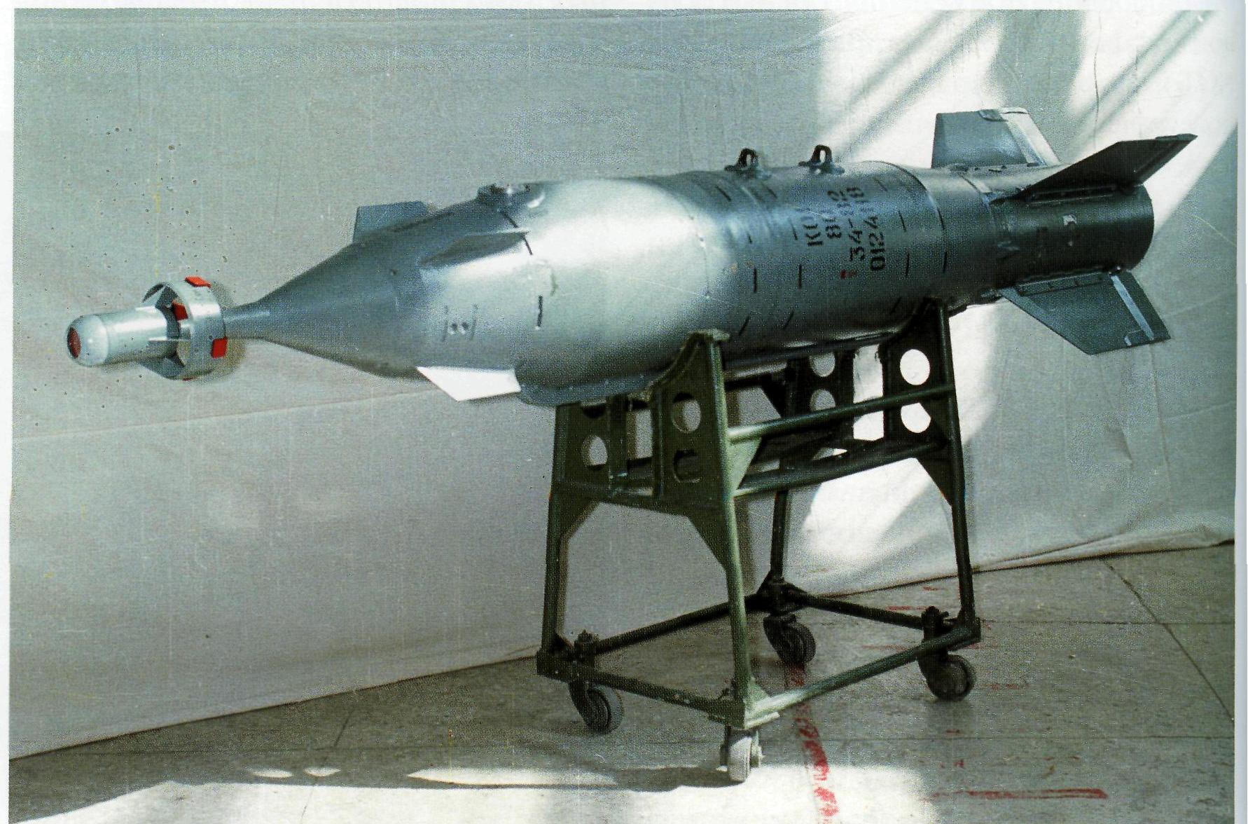Каб бомба расшифровка. Управляемая Авиационная бомба каб-500. Корректируемая Авиационная бомба каб-500л. Корректируемая авиабомба каб-500. Каб-500л/кр,.