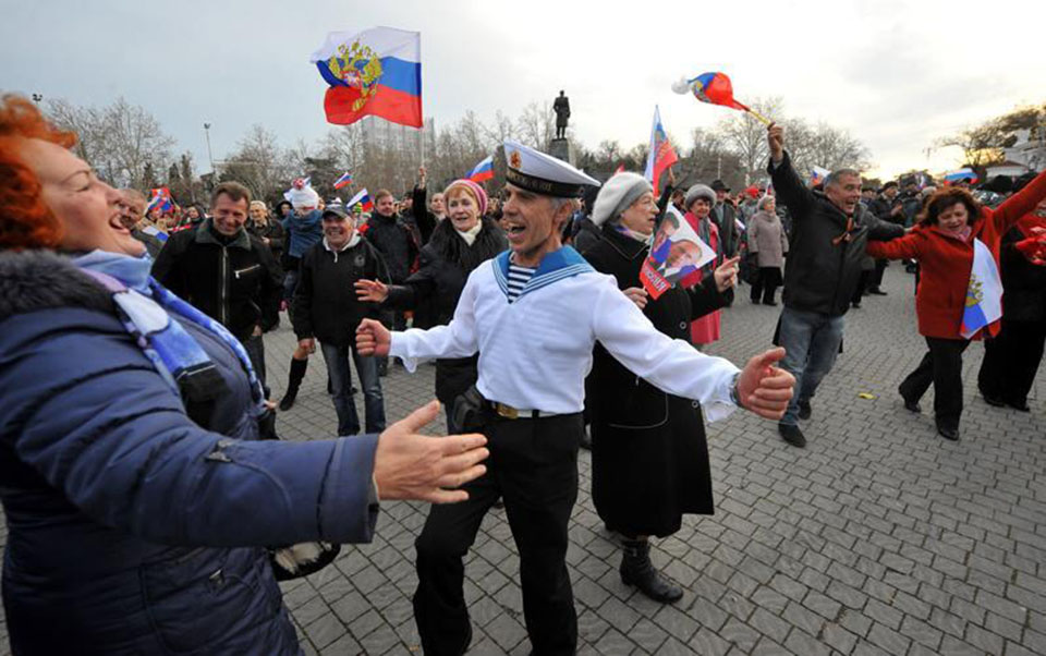 Референдум в крыму. Севастополь референдум 2014. Жители Крыма. Крымчане радуются присоединению к России.