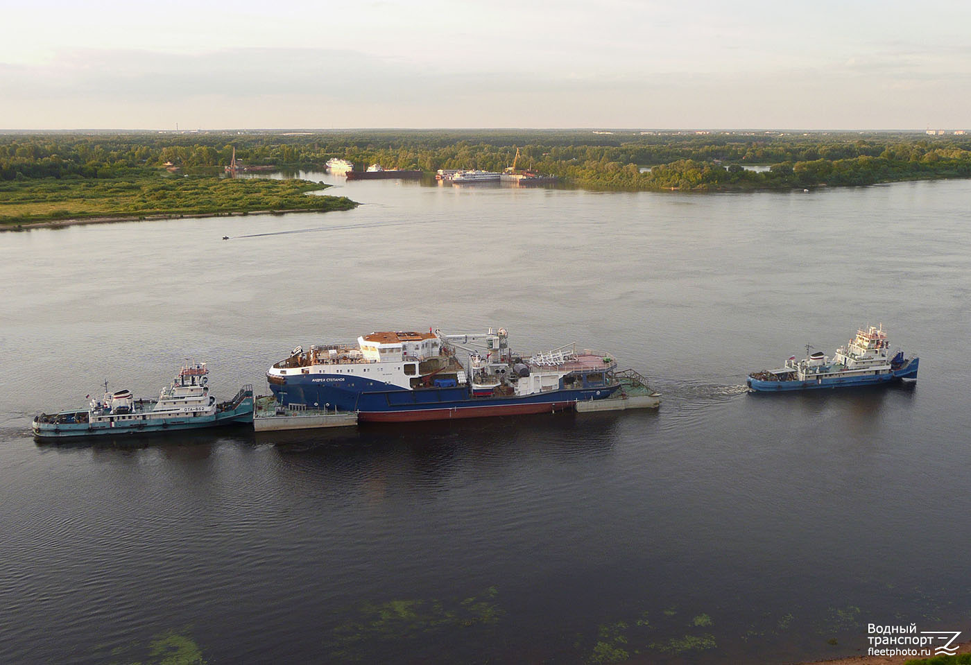 Найти баржу. Морской буксир Андрей Степанов. Буксир Андрей Степанов проекта 23470. Андрей Степанов судно. Ота 862.